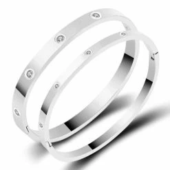 Streetgarm Diamond Love Bracelet