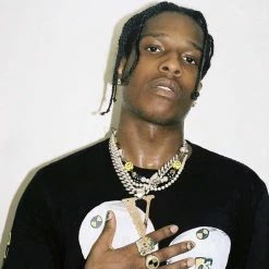 Streetgarm EVAE+ SMILEY PEARL Necklace NEW