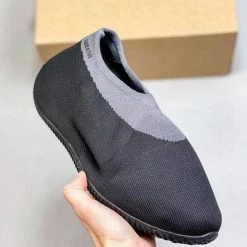 Flash Sale 😍 Streetgarm Kanye West Knit Runner NEW 😍 17 Streetgarm Kanye West Knit Runner NEW