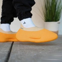 Streetgarm Kanye West Knit Runner NEW