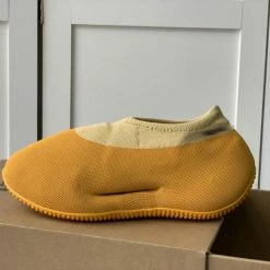 Flash Sale 😍 Streetgarm Kanye West Knit Runner NEW 😍 16 Streetgarm Kanye West Knit Runner NEW